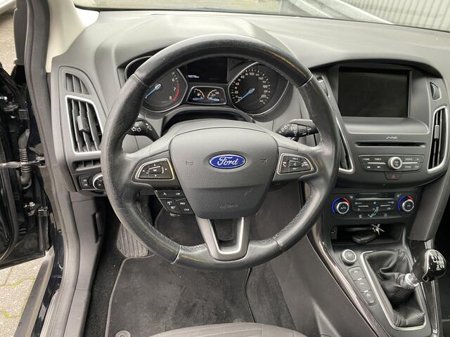 Ford FOCUS Wagon 1.5 Titanium Clima, Navi, CC, Voorruitvw, PDC & Cam, LM, Trekh, - Inruil Mogelijk -