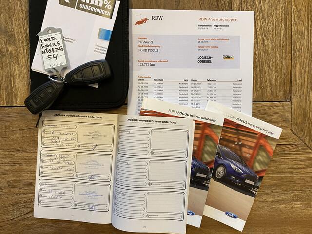 Ford FOCUS Wagon 1.5 Titanium Clima, Navi, CC, Voorruitvw, PDC & Cam, LM, Trekh, - Inruil Mogelijk -