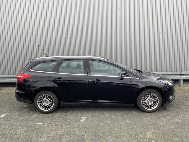 Ford FOCUS Wagon 1.5 Titanium Clima, Navi, CC, Voorruitvw, PDC & Cam, LM, Trekh, - Inruil Mogelijk -
