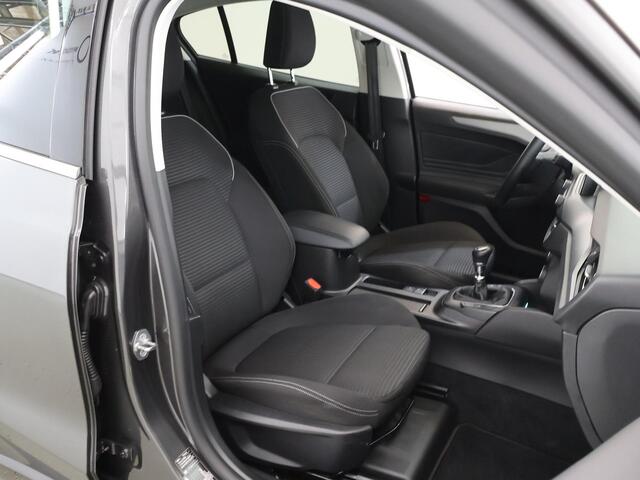 Ford FOCUS 1.0 EcoBoost Hybrid Titanium Style | Winterpack | Parkeercamera | Navigatie | Climate Control |