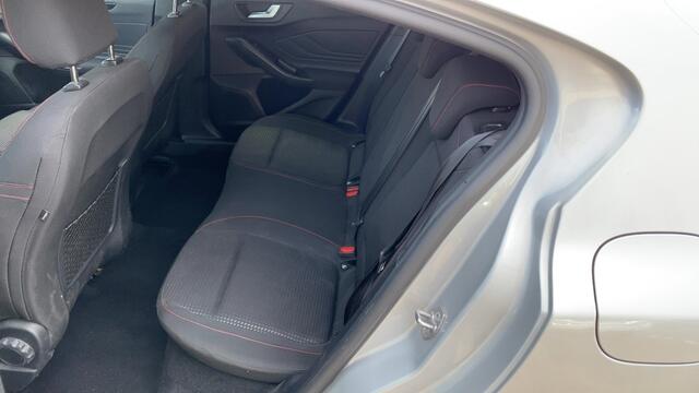 Ford FOCUS 1.0 EcoBoost 155 mHEV ST-Line Powershift