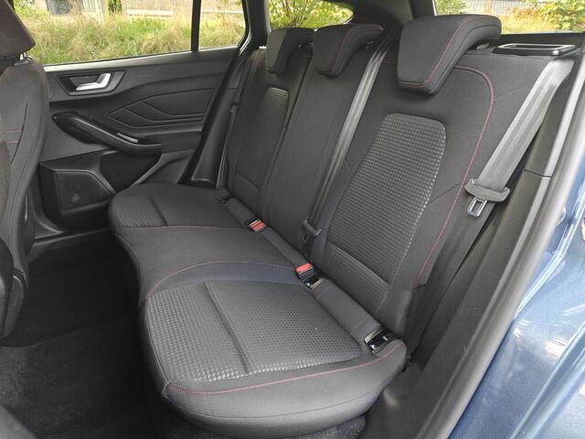 Ford FOCUS Wagon 1.0 EB Hybrid ST-Line Business | ADAP. CRUISE | WINTERPACK | CAMERA | NAVI | AGR STOEL |