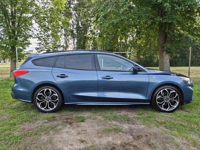 Ford FOCUS Wagon 1.0 EB Hybrid ST-Line Business | ADAP. CRUISE | WINTERPACK | CAMERA | NAVI | AGR STOEL |