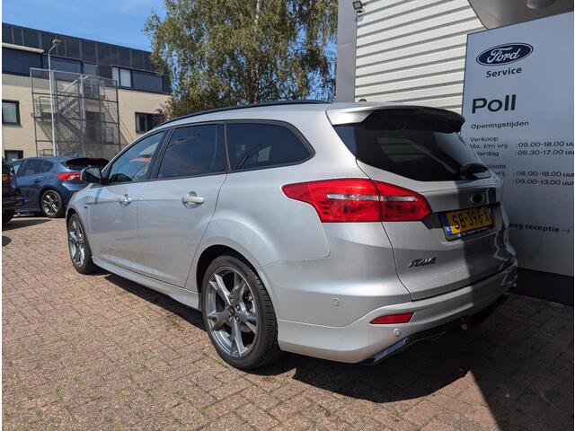Ford FOCUS 1.5 EcoBoost 150pk ST-Line Navi Camera Voorruitverwarming Parking pack 18" LM Wagon Dealeronderhouden