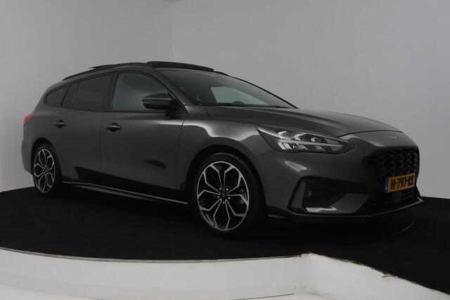 Ford FOCUS Wagon 1.5 EcoBoost Vignale (PANORAMADAK, STOEL/STUUR VERWARMING, CAMERA, CRUISE CONTROL ADAPTIEF, TREKHAAK)