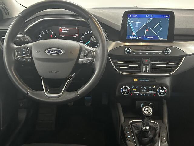 Ford FOCUS 1.0 EcoBoost Titanium Business NAVIGATIE | TREKHAAK | ACHTERUITRIJCAMERA | VOORRUIT/STOEL/STUUR-VERWARMING