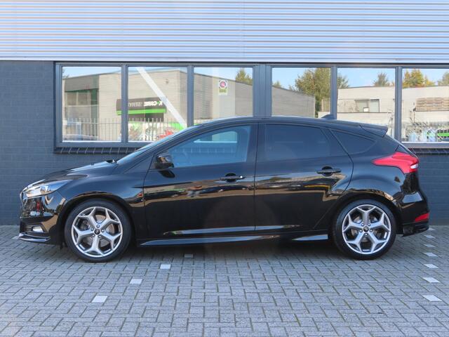 Ford FOCUS 2.0 ST | carplay | navi | stuurwielverwarming | voorruitverwarming