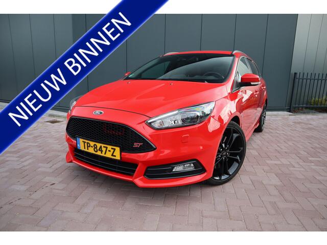 Ford FOCUS Wagon 2.0 ST Mountune Leder Navigatie Camera Sony Mountune Tuning