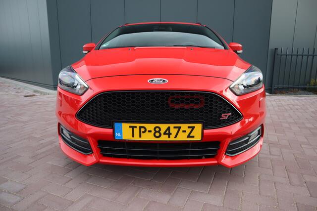 Ford FOCUS Wagon 2.0 ST Mountune Leder Navigatie Camera Sony Mountune Tuning