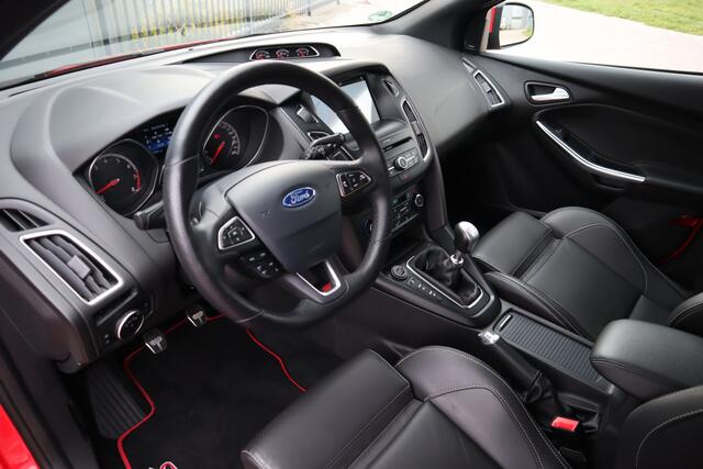 Ford FOCUS Wagon 2.0 ST Mountune Leder Navigatie Camera Sony Mountune Tuning