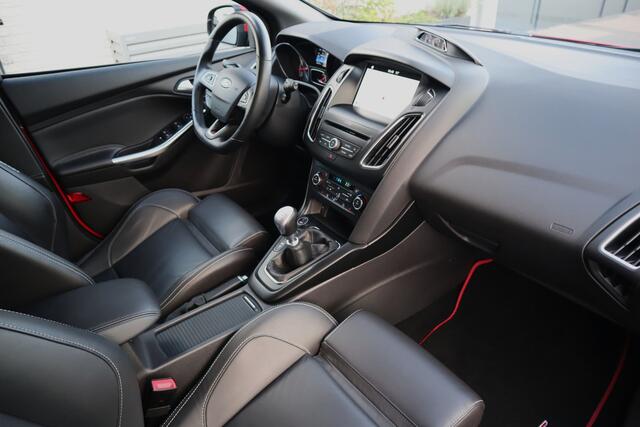 Ford FOCUS Wagon 2.0 ST Mountune Leder Navigatie Camera Sony Mountune Tuning