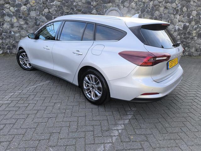 Ford FOCUS Wagon 1.0 EcoBoost Hybrid Titanium Automaat 155PK, carplay, all season banden, navi, climate + cruise control, prive glas, lm velgen.