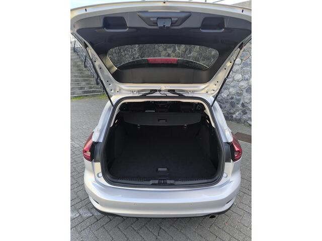Ford FOCUS Wagon 1.0 EcoBoost Hybrid Titanium Automaat 155PK, carplay, all season banden, navi, climate + cruise control, prive glas, lm velgen.