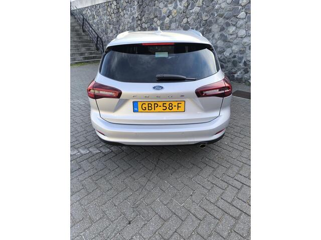 Ford FOCUS Wagon 1.0 EcoBoost Hybrid Titanium Automaat 155PK, carplay, all season banden, navi, climate + cruise control, prive glas, lm velgen.