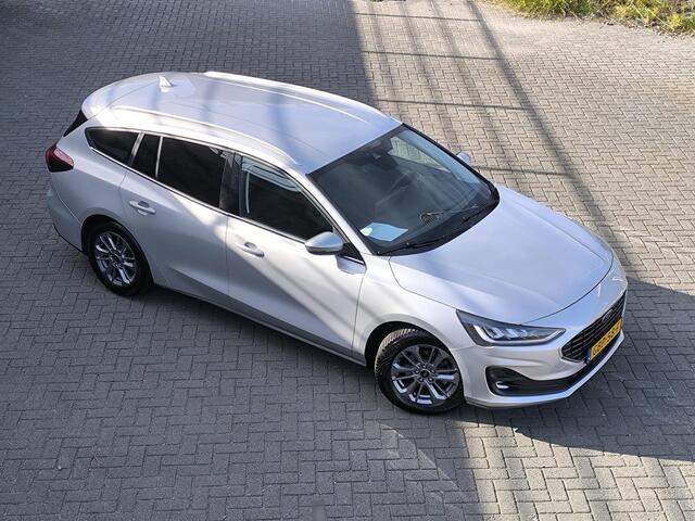 Ford FOCUS Wagon 1.0 EcoBoost Hybrid Titanium Automaat 155PK, carplay, all season banden, navi, climate + cruise control, prive glas, lm velgen.