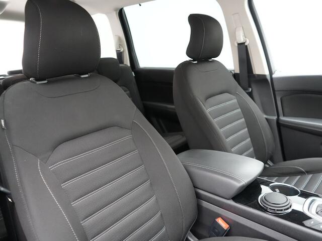 Ford GALAXY 2.0 Titanium 240pk 7 Persoons Automaat | Adaptive Cruise | Sfeerverlichting | Dode Hoek | Parkassist | Keyless | Stoelverwarming | Spraakbediening |