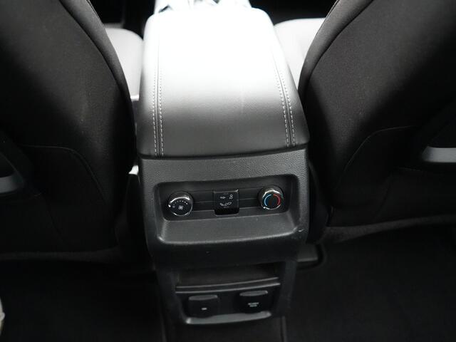 Ford GALAXY 2.0 Titanium 240pk 7 Persoons Automaat | Adaptive Cruise | Sfeerverlichting | Dode Hoek | Parkassist | Keyless | Stoelverwarming | Spraakbediening |