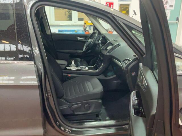 Ford GALAXY 2.5 Hybrid Titanium 190pk Automaat | 7 persoons | Winter Pack | Achteruitrijcamera | Navigatie | Cruise control | Apple Carplay / Android auto