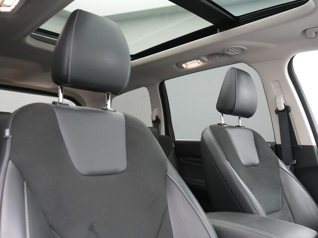 Ford GALAXY 2.0 Titanium Automaat 7 Persoons 241pk | Panodak | Trekhaak Afn. | Camera | Alcantara Sportstoelen Memory & Verwamd | Stuur Verwarmd | Keyless | Blis | Navigatie | DAB | Cruise Control |