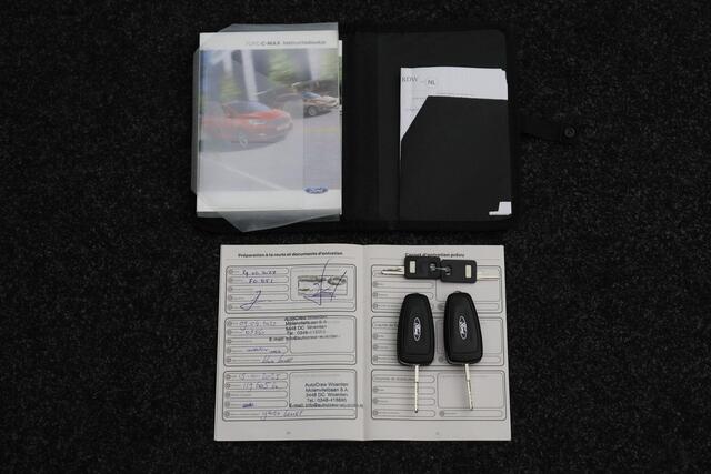 Ford GRAND C-MAX 1.0 Trend 7 Persoons 2018 | Airco | Cruise Control | Carplay | Navigatie | Trekhaak | Goed Onderhouden | Onderhoudshistorie | Stuurwiel Bediening | 2 Sleutels