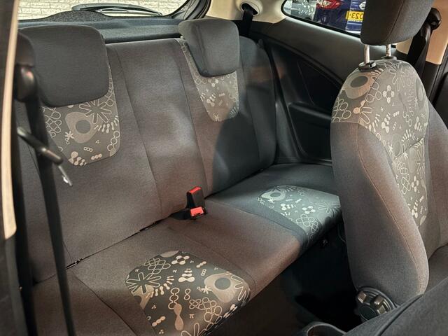Ford KA 1.2 AIRCO / VERW.VOORRUIT / VERW.STOELEN / NIEUWSTAAT