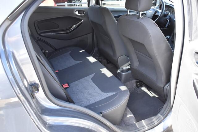 Ford KA Ka+ 1.2 Trend Ultimate, ORGINEEL NEDERLANDSE AUTO , ZELF NIEUWE GELEVERD ,BOEKJES,ONDERHOUDSHISTORIE