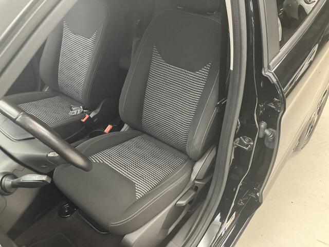 Ford KA Ka+ 1.2 Trend Ultimate Black / Stoelverwarming / Climate Control / Cruise Control / All seasonbanden / Lichtmetalen Velgen / Apple CarPlay/Android Auto / Parkeersensoren /