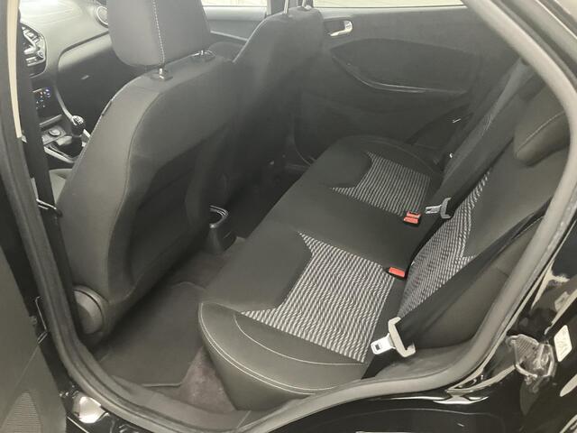 Ford KA Ka+ 1.2 Trend Ultimate Black / Stoelverwarming / Climate Control / Cruise Control / All seasonbanden / Lichtmetalen Velgen / Apple CarPlay/Android Auto / Parkeersensoren /