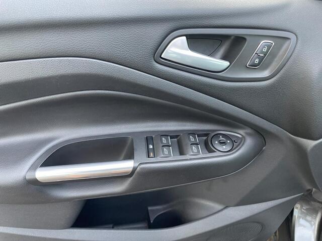 Ford KUGA 1.5 EcoBoost 150pk 2WD Titanium+Stylingpack-2000kgTrekgewicht-Na