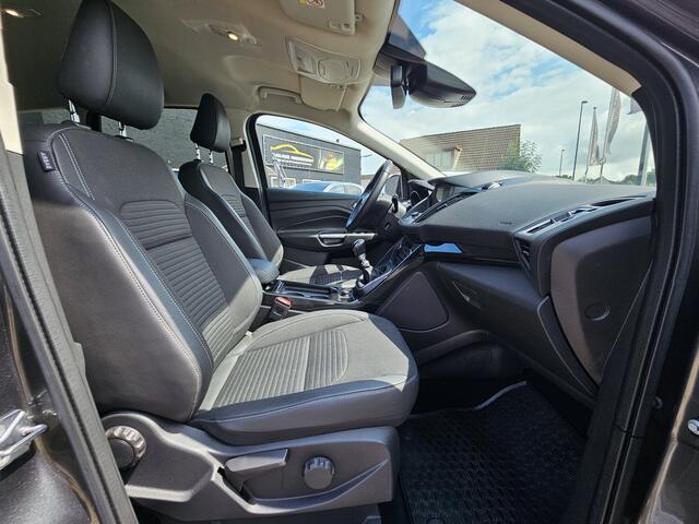 Ford KUGA 1.5 EcoBoost Titanium 150pk XENON|NAVIGATIE|CAMERA|CRUISE CONTROL|PDC VOOR&ACHTER|ELEKTRISCHE ACHTERKLEP|19 INCH Maandag tot Vrijdag geopend van 09.00 tot 20.00 uur en Zaterdag van 09.00 tot 18.00 uur .