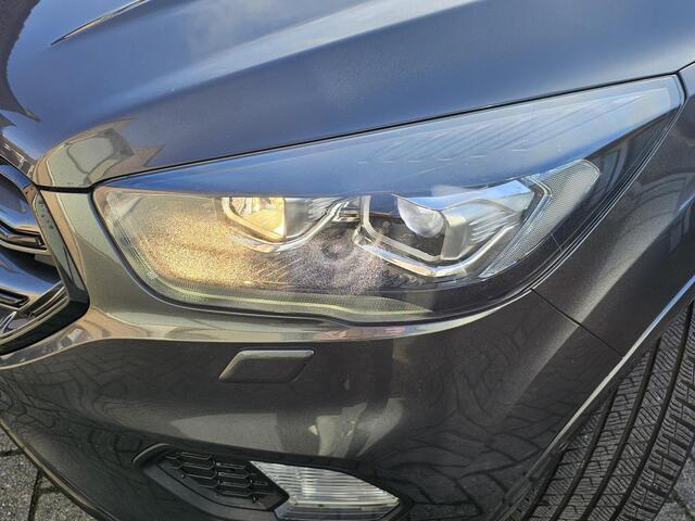 Ford KUGA 1.5 EcoBoost ST Line 150pk Navi, Camera, Winterpack, 19", Spoiler, All Weather banden.
