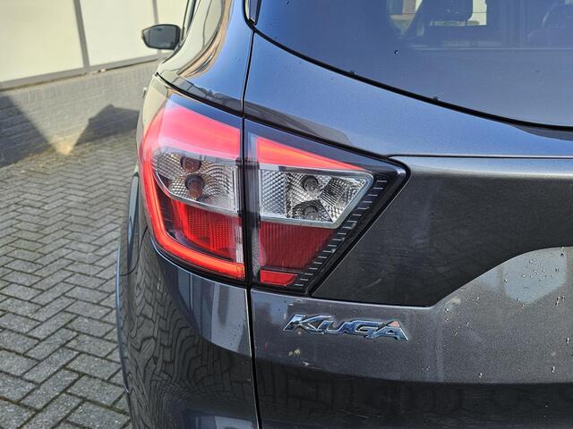 Ford KUGA 1.5 EcoBoost ST Line 150pk Navi, Camera, Winterpack, 19", Spoiler, All Weather banden.