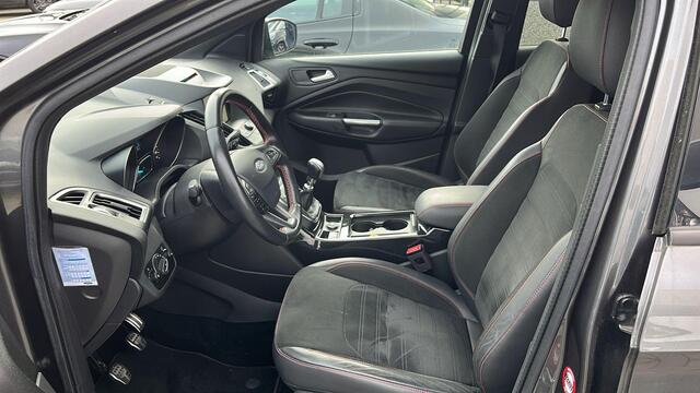Ford KUGA 1.5 EcoBoost ST Line | Winterpakket | Camera | Voor & achter sensoren