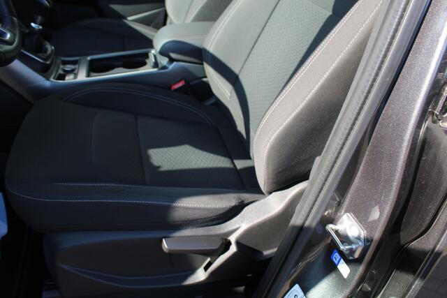 Ford KUGA 1.5 EcoBoost Trend Ultimate , 1800kg Trekgewicht , Hoge zit Climate control , Navigtie , Trekhaak , Cruise control Parkeersensoren achter , LED dagrijverlichting
