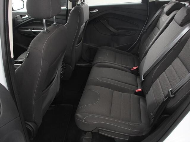 Ford KUGA 1.5 Titanium | Navigatie | Climate Control | Cruise control | Parkeersensoren | Lichtmetalen velgen | | Trekhaak