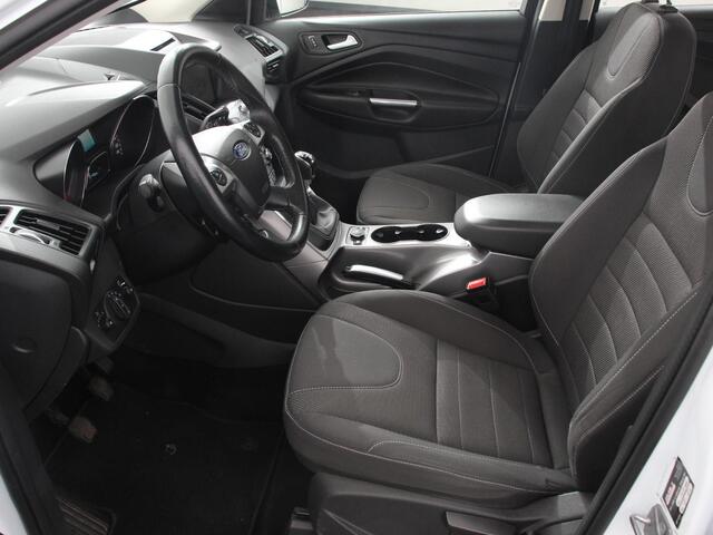 Ford KUGA 1.5 Titanium | Navigatie | Climate Control | Cruise control | Parkeersensoren | Lichtmetalen velgen | | Trekhaak