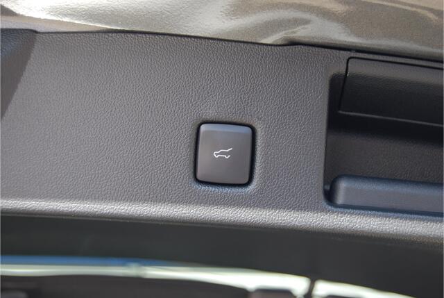 Ford KUGA 2.5 PHEV 243PK ST-Line X | TREKHAAK | STOEL-STUUR VERWARMING | 19 INCH | ADAPTIEVE CRUISE