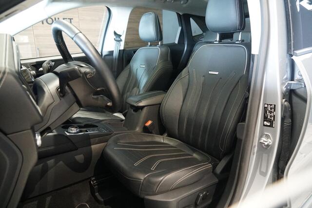 Ford KUGA 2.5 PHEV Vignale + PANORAMA / HEAD-UP / LEDER