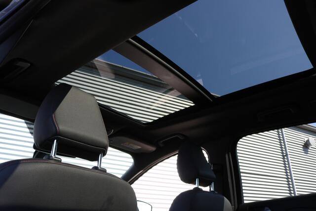 Ford KUGA 1.5 EcoBoost ST Line (Panoramadak Carplay Clima Navi/Camera 19InchLMV Pdc V+A PrivacyGlass)