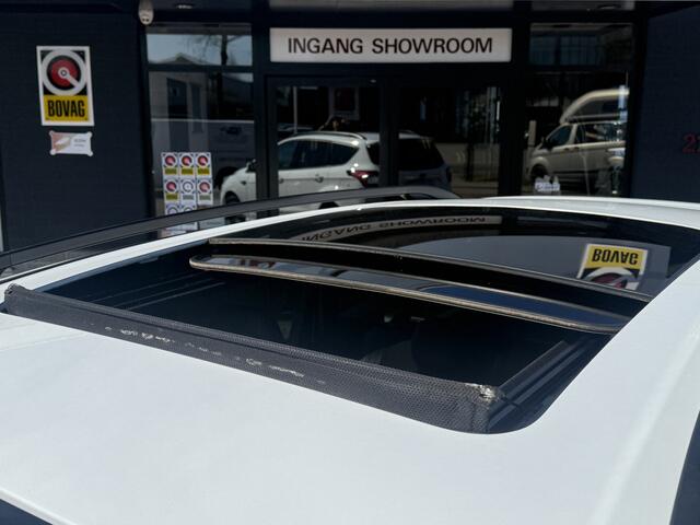 Ford KUGA 1.5 EcoBoost 4x4 ST Line automaat 183 pk navigatie panoramadak camera climate ctr cruise ctr lmv 18 inch dagrijverlichting led xenon