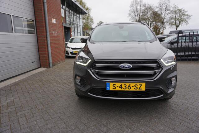 Ford KUGA 1.5 ECOBOOST 150PK ST LINE KEURIGE NETTE STAAT! ANDROID/APPLECARPLAY(NAVI) ZWARTE HEMEL STOEL+STUUR+VOORRUITVERWARMING ECC AIRCO CRUISECONTROL LED PDC V+A 19INCH 1/2LEDER BLUETOOTH ENZ...