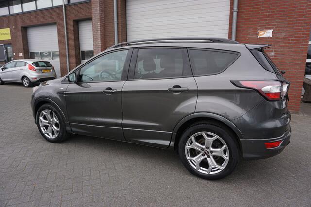 Ford KUGA 1.5 ECOBOOST 150PK ST LINE KEURIGE NETTE STAAT! ANDROID/APPLECARPLAY(NAVI) ZWARTE HEMEL STOEL+STUUR+VOORRUITVERWARMING ECC AIRCO CRUISECONTROL LED PDC V+A 19INCH 1/2LEDER BLUETOOTH ENZ...