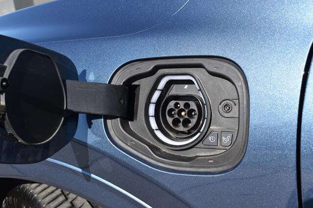 Ford KUGA 2.5 PHEV 225 PK ST-Line X | SCHUIF/KANTELDAK | CAMERA | STUUR/STOELVERWARMING | B&O | HUD | NAVI | ADAPT. CRUISE CONTROL | CLIMATE CONTROL | PDC | LMV