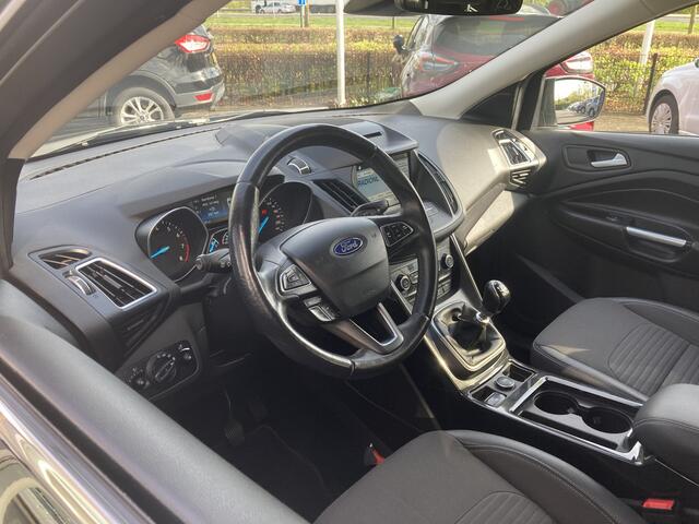 Ford KUGA 1.5 EcoBoost Titanium 150pk/110kW 6-bak | Trekhaak | Camera | Elek. klep | Dodehoek | Rijstrook | Winter Pack | etc. etc.