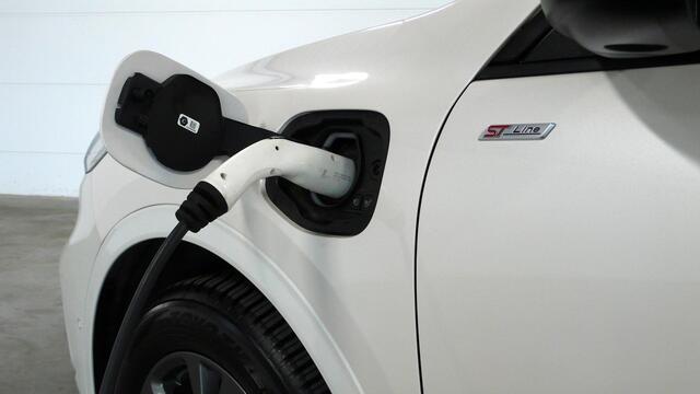 Ford KUGA 2.5 PHEV ST-Line | Pano dak | Trekhaak | 1e eigenaar