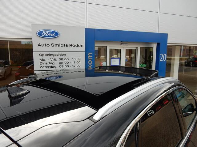 Ford KUGA 2.5 PHEV Vignale | 20 inch | Panorama | Leder | Camera's | Trekhaak | Winter Pack |