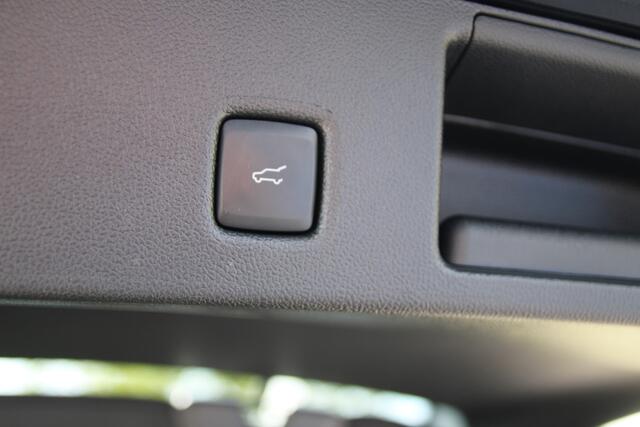 Ford KUGA 2.5 PHEV 243 PK ST-Line X TREKHAAK | ADAPTIVE CRUISE | BLIS | 19-INCH