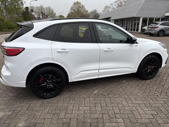 Ford KUGA 2.5 PHEV ST-Line X 225pk | Black Pack | Adaptive cruise control | Winter Pack | BTW verrekenbaar | 20 inch velgen | Rode Remklauwen | Zwart dak + Spiegels