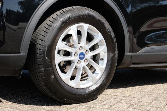 Ford KUGA 1.5 EcoBoost Titanium 120pk Wegklapbare Trekhaak | Navigatie | Parkeersensoren | Apple Carplay | Metaal lak | Dealer onderhouden