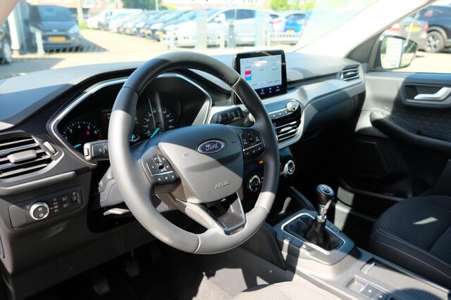 Ford KUGA 1.5 EcoBoost Titanium 120pk Wegklapbare Trekhaak | Navigatie | Parkeersensoren | Apple Carplay | Metaal lak | Dealer onderhouden